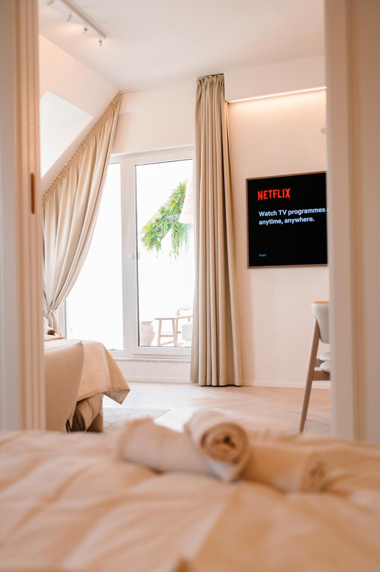 New Design Top-Class Suite Next To The Castle-Free Parking-Terrace บราติสลาวา ภายนอก รูปภาพ
